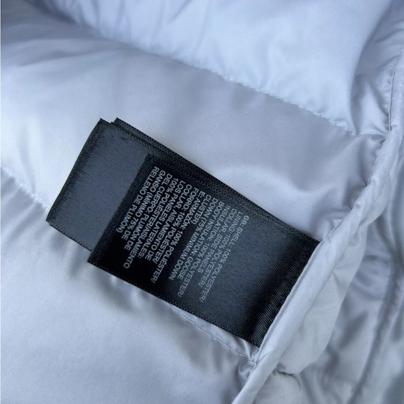 The North Face Aconcagua Down Vest 550 fill Womens Size Small Norway Gray - Picture 8 of 10